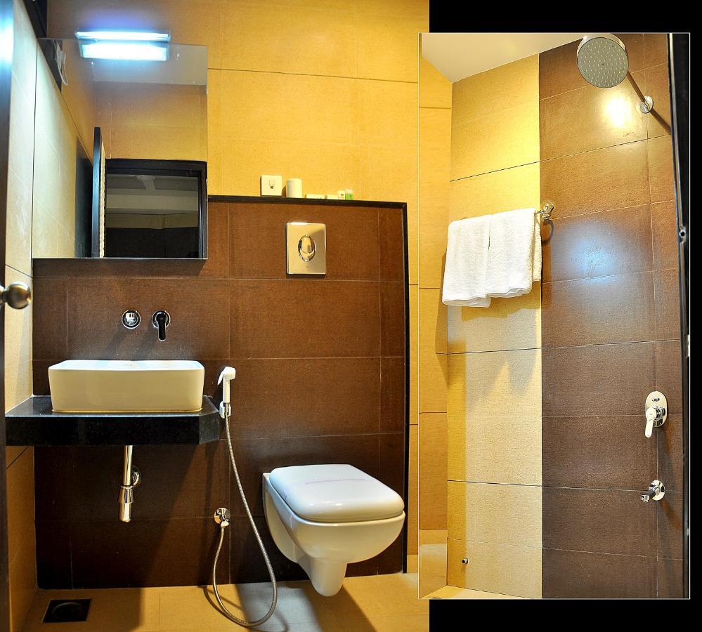 Hotel Shree Narayana Hotel-bar-rooftop Terrace-disc!! 50 Mtr From Bus Stand 4*