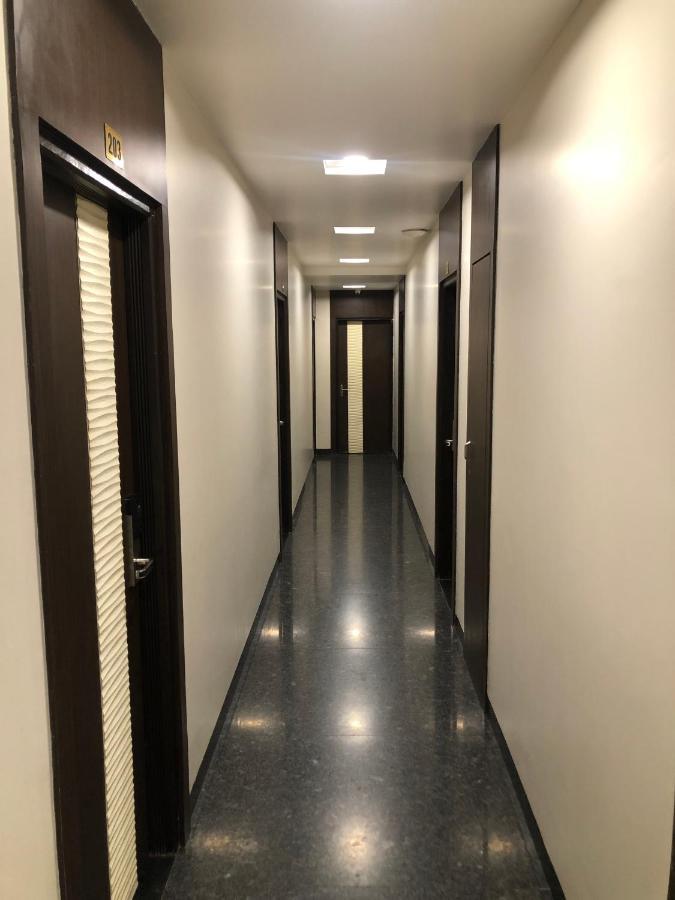 Shree Narayana Hotel-bar-rooftop Terrace-disc!! 50 Mtr From Bus Stand Udaipur
