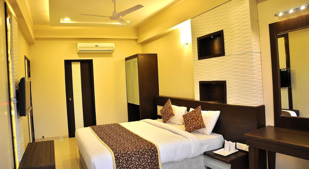 Shree Narayana Hotel-bar-rooftop Terrace-disc!! 50 Mtr From Bus Stand 4* Udaipur