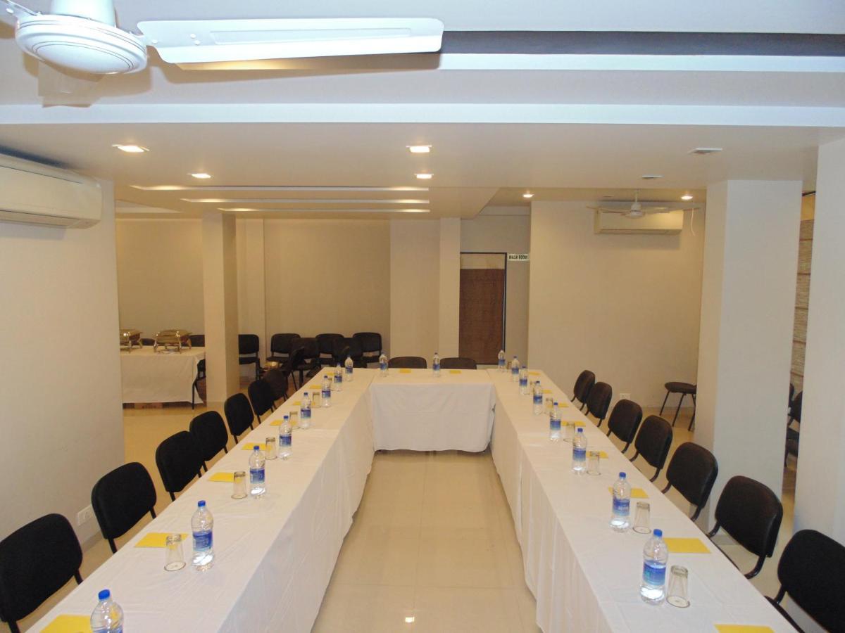 Hotel Shree Narayana Hotel-bar-rooftop Terrace-disc!! 50 Mtr From Bus Stand 4*