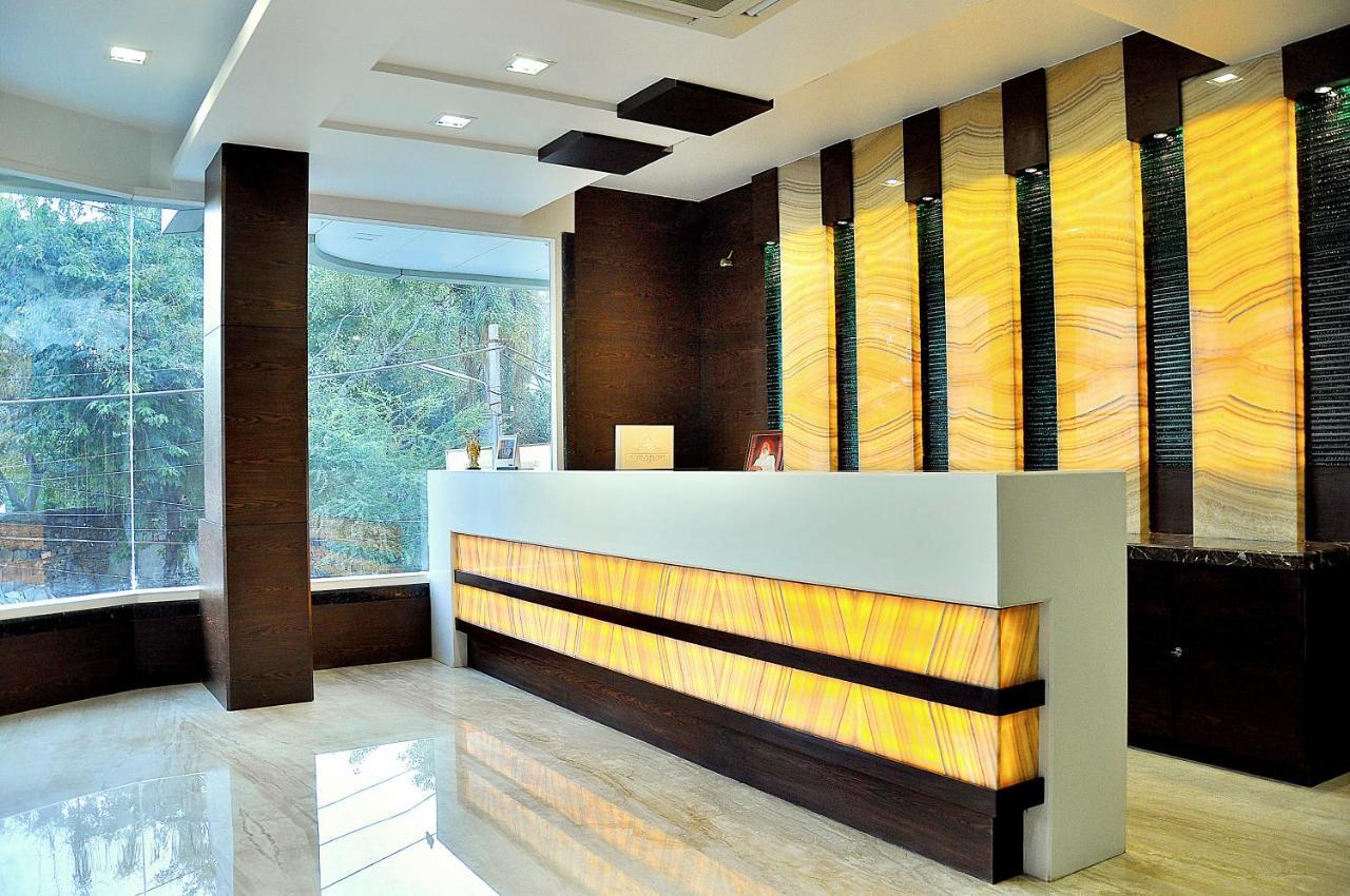Shree Narayana Hotel-bar-rooftop Terrace-disc!! 50 Mtr From Bus Stand