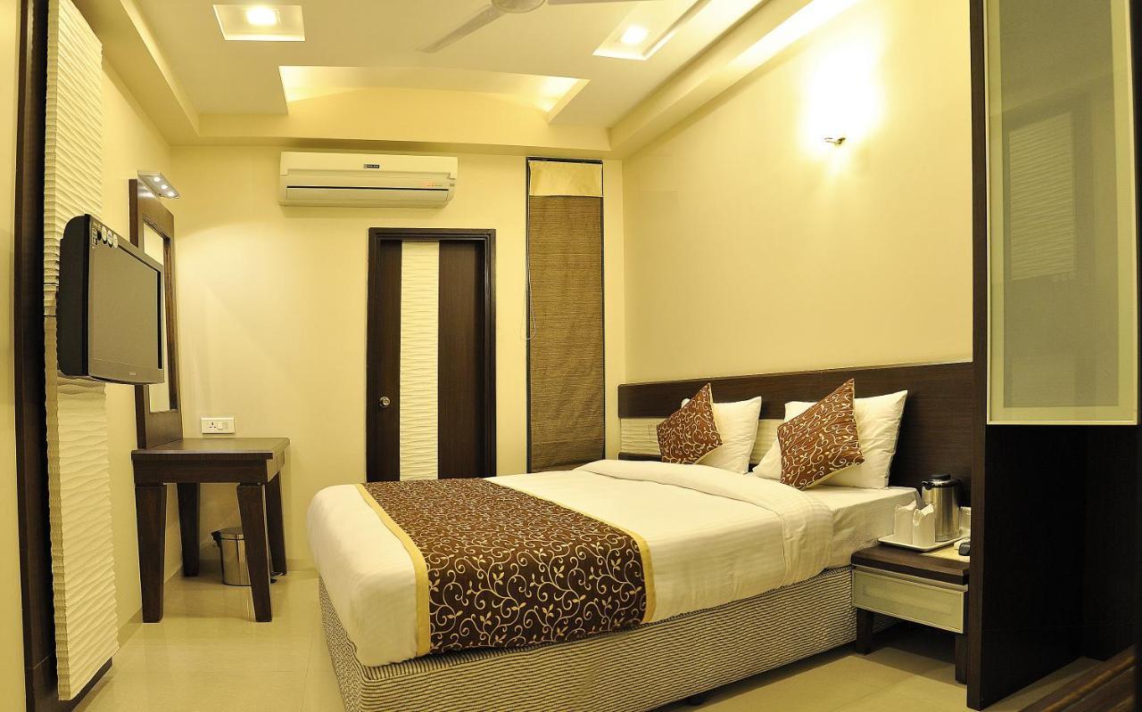 Hotel Shree Narayana Hotel-bar-rooftop Terrace-disc!! 50 Mtr From Bus Stand 4*