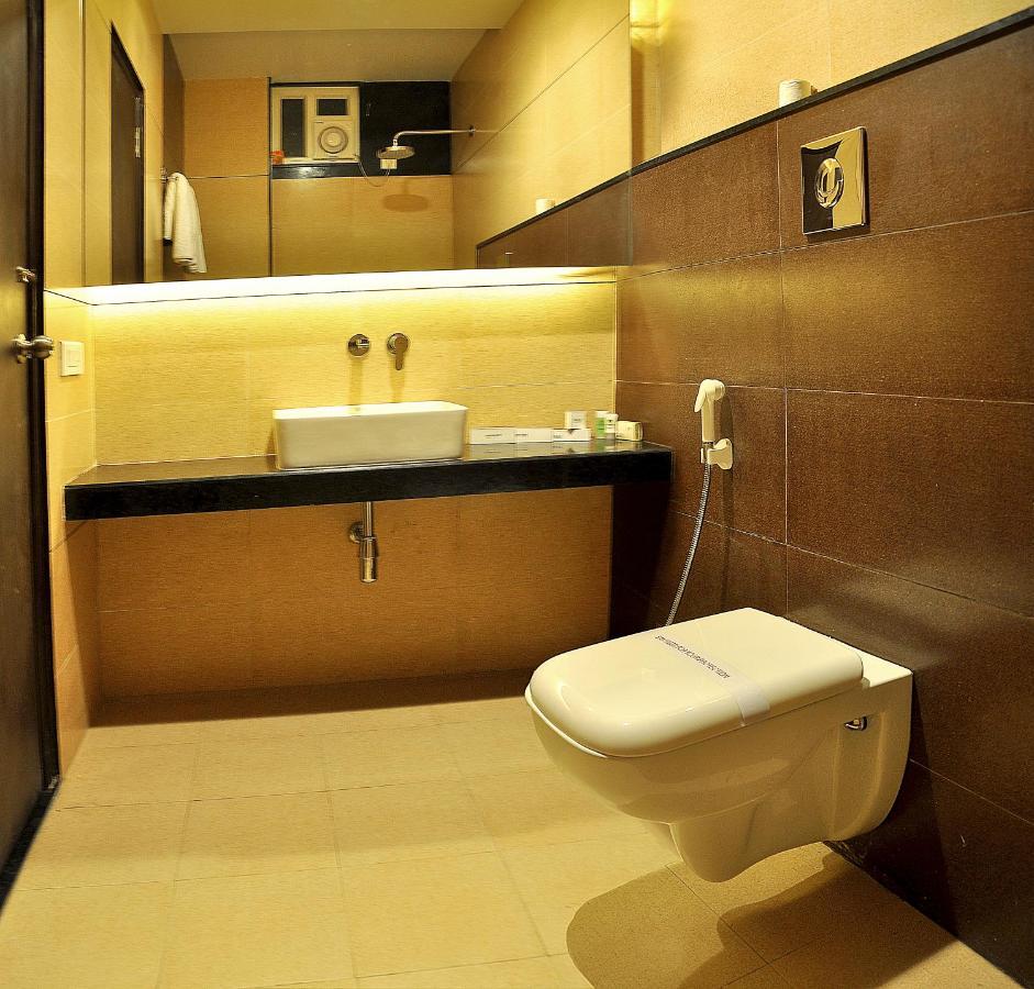 Shree Narayana Hotel-bar-rooftop Terrace-disc!! 50 Mtr From Bus Stand Hotel 4*