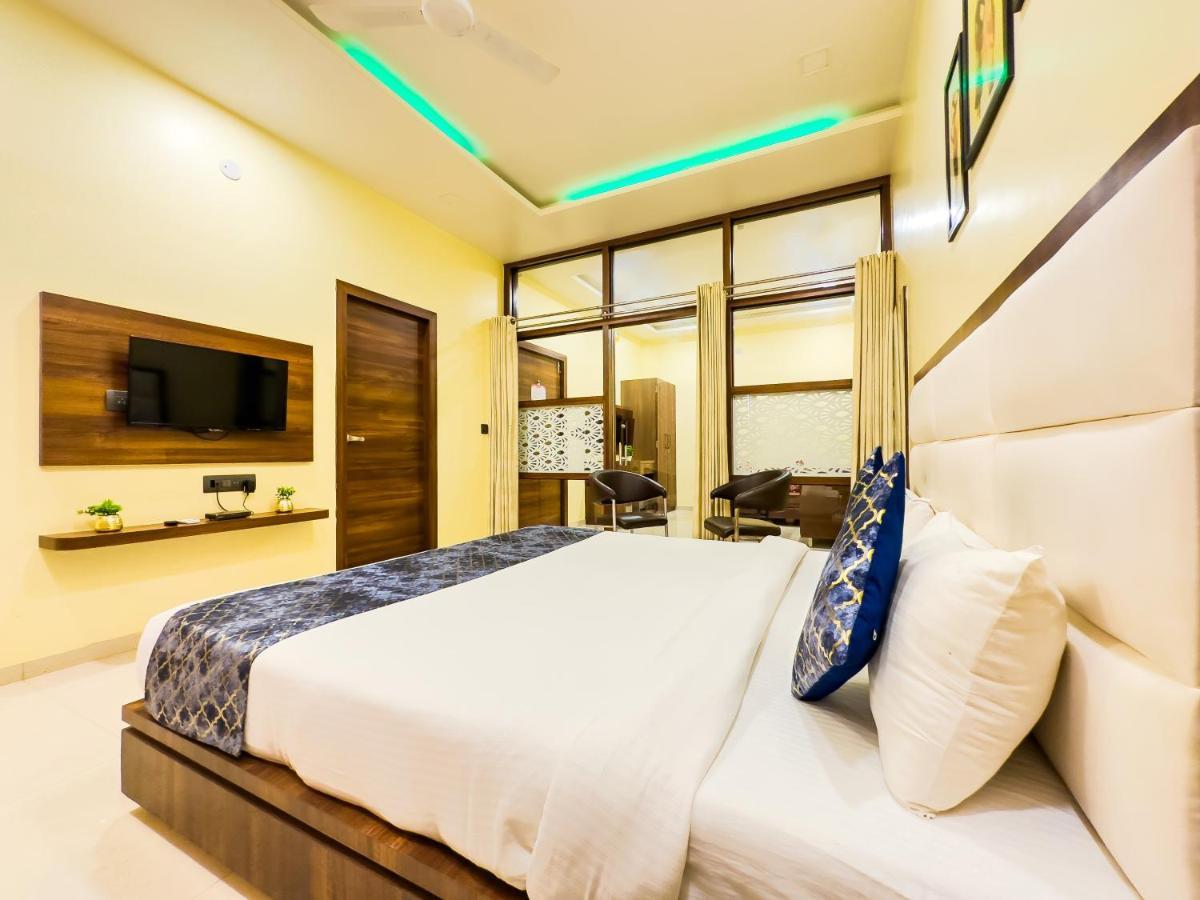 Hillcrest Palace Hotel Udaipur