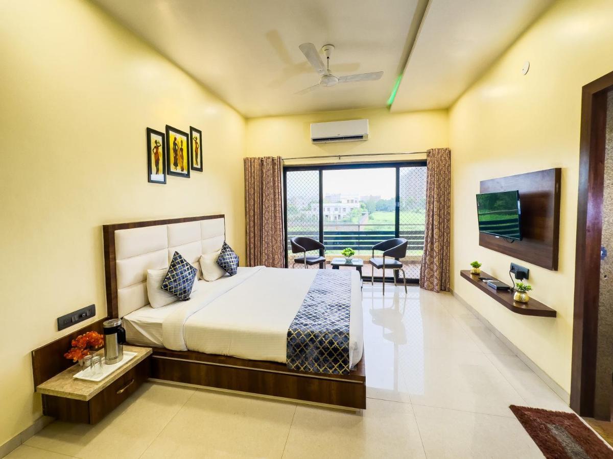 Hillcrest Palace Hotel Udaipur