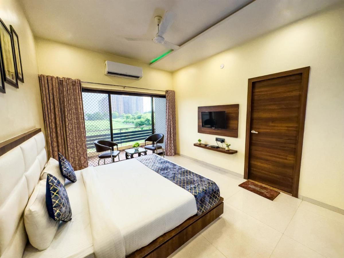 Hillcrest Palace Hotel