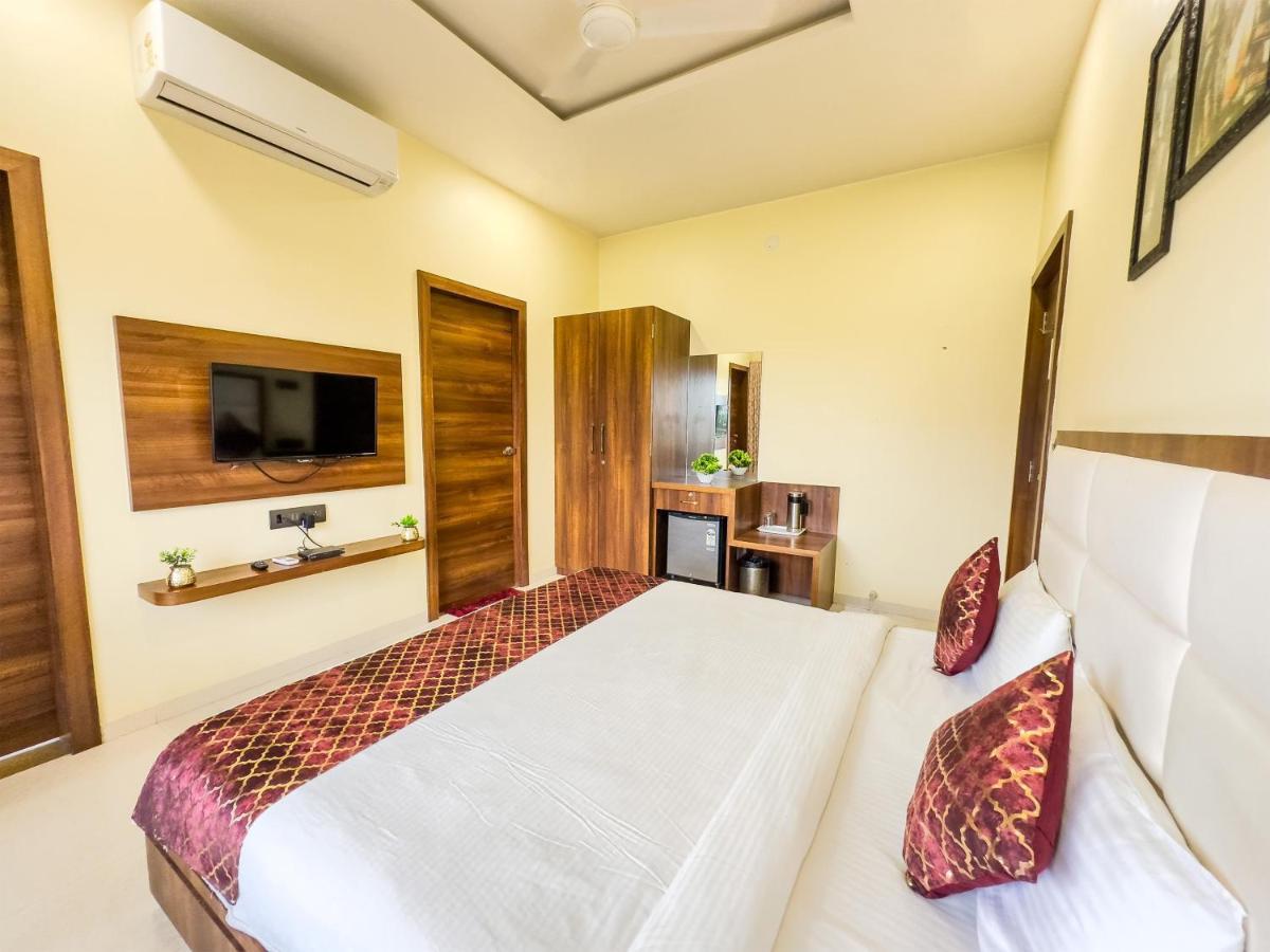 Hillcrest Palace Hotel Udaipur