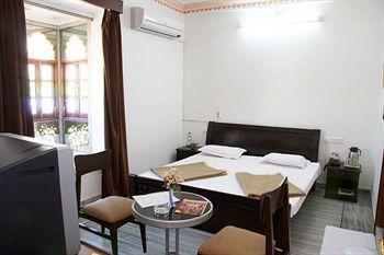 Hotel Govindam Palace 3*