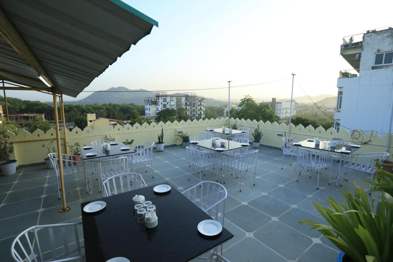 Hotel The Kesar Niwas