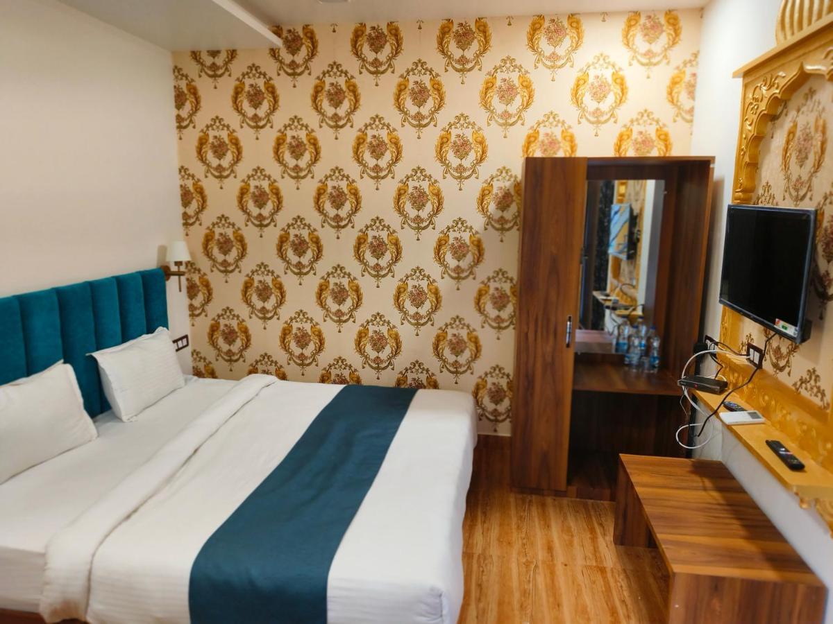 Hotel The Lavit Malhar Inn.