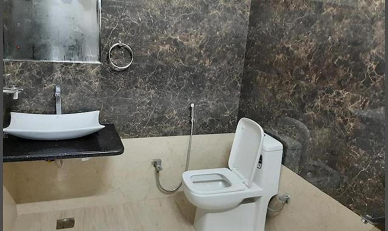 Hotel Fabhotel Prime Golden Feather Udaipur