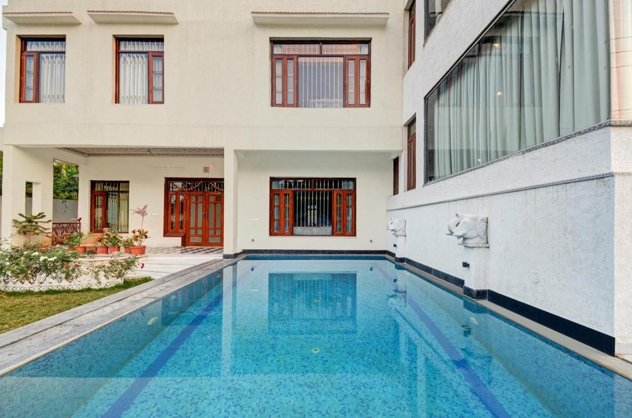 Karohi Hotel