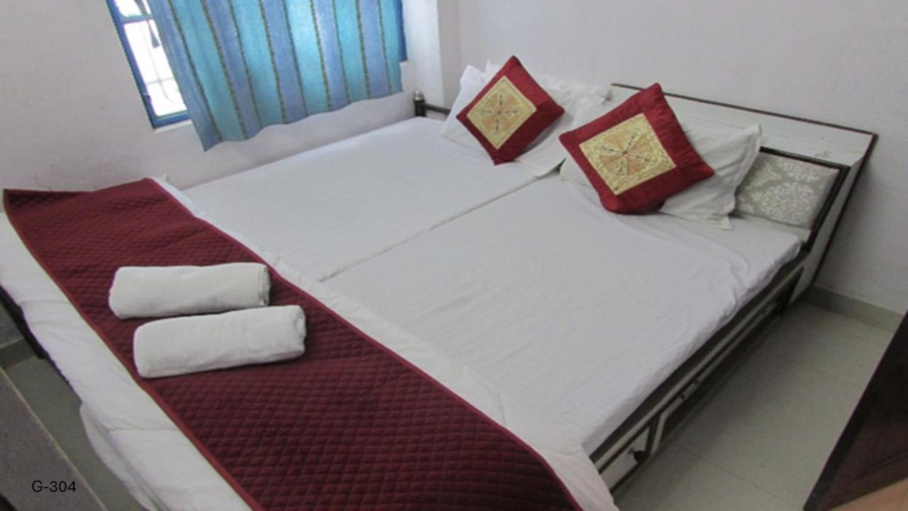 Ashish Guest House, Goverdhan Hotel *