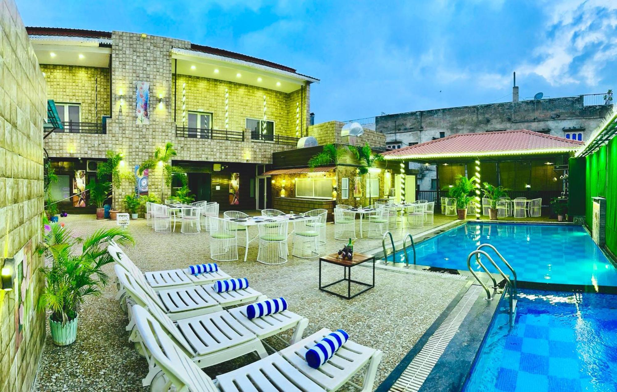 Hotel Grand Bhagwat, 4*