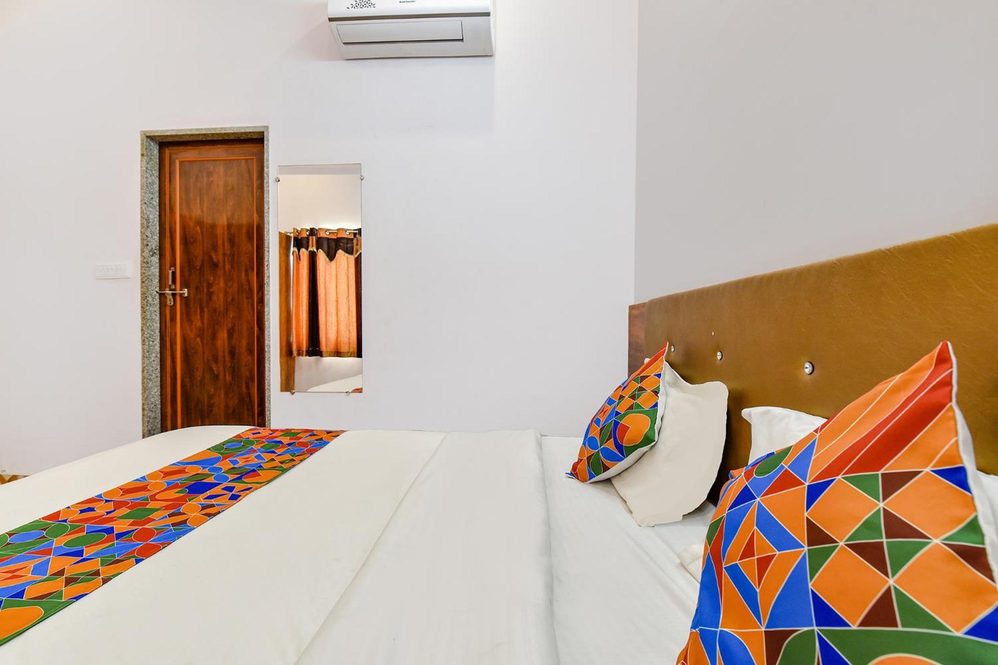 Hotel Fabexpress Raj Palace