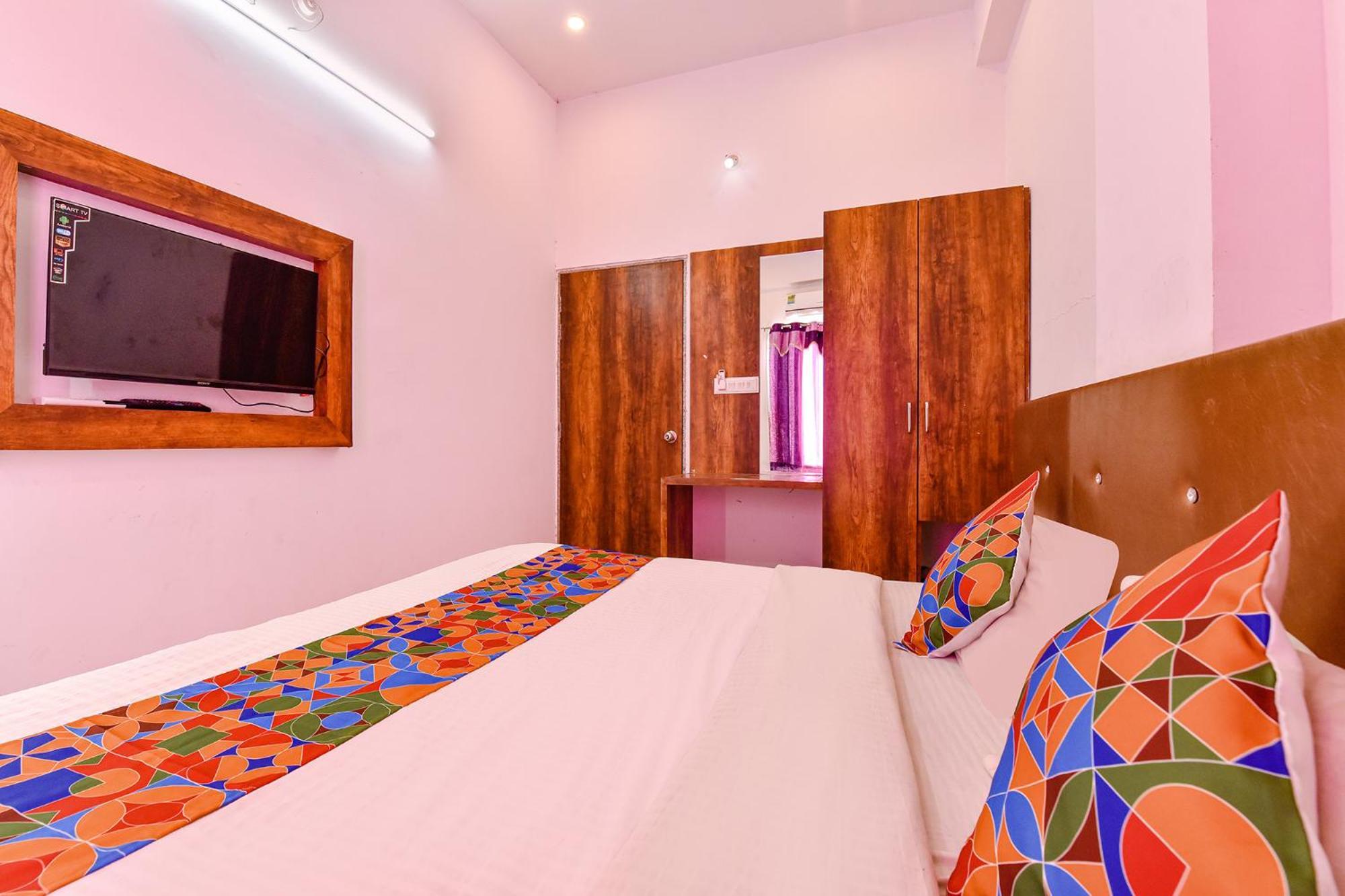 Hotel Fabexpress Raj Palace Udaipur