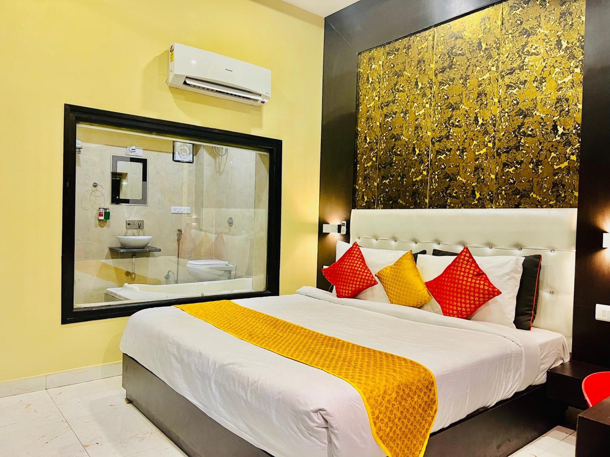 Grand Bhagwat, Hotel