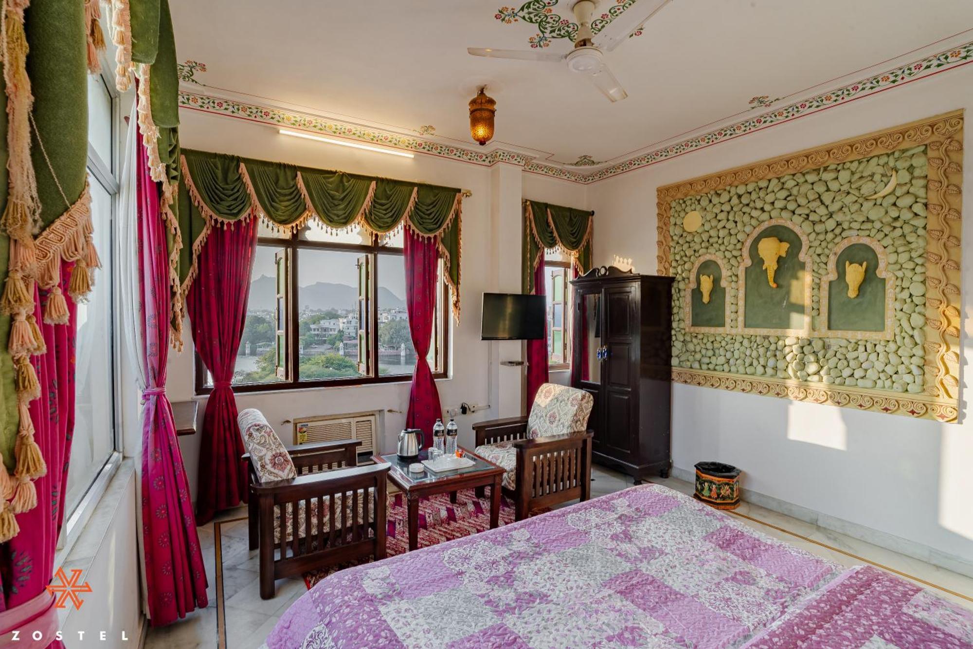 Hostel Zostel *