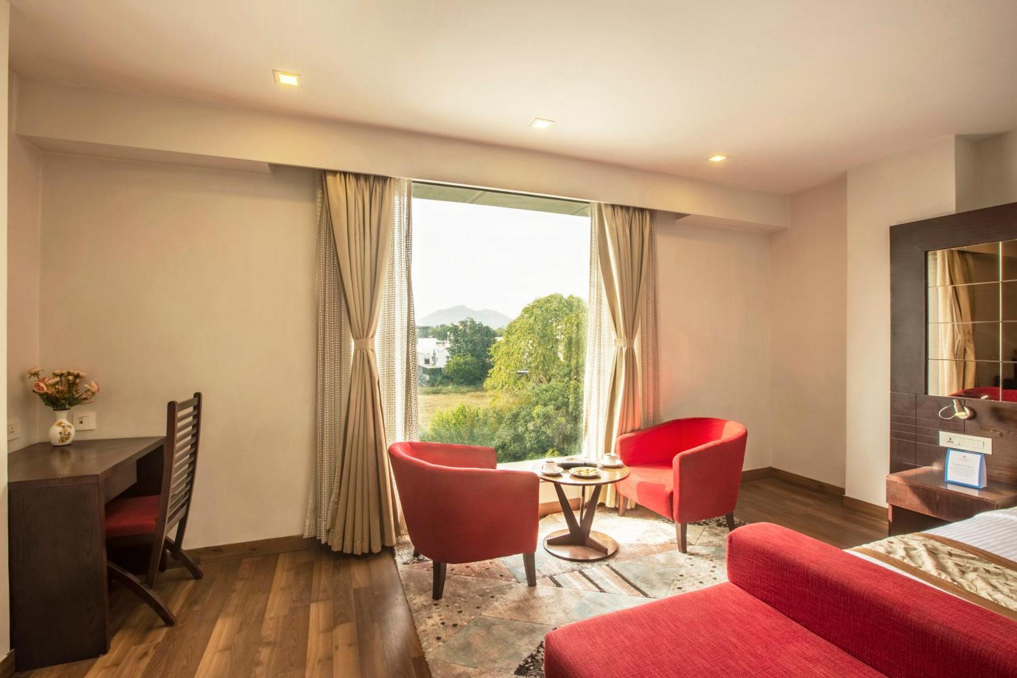 Vesta Grand Hotel 4*