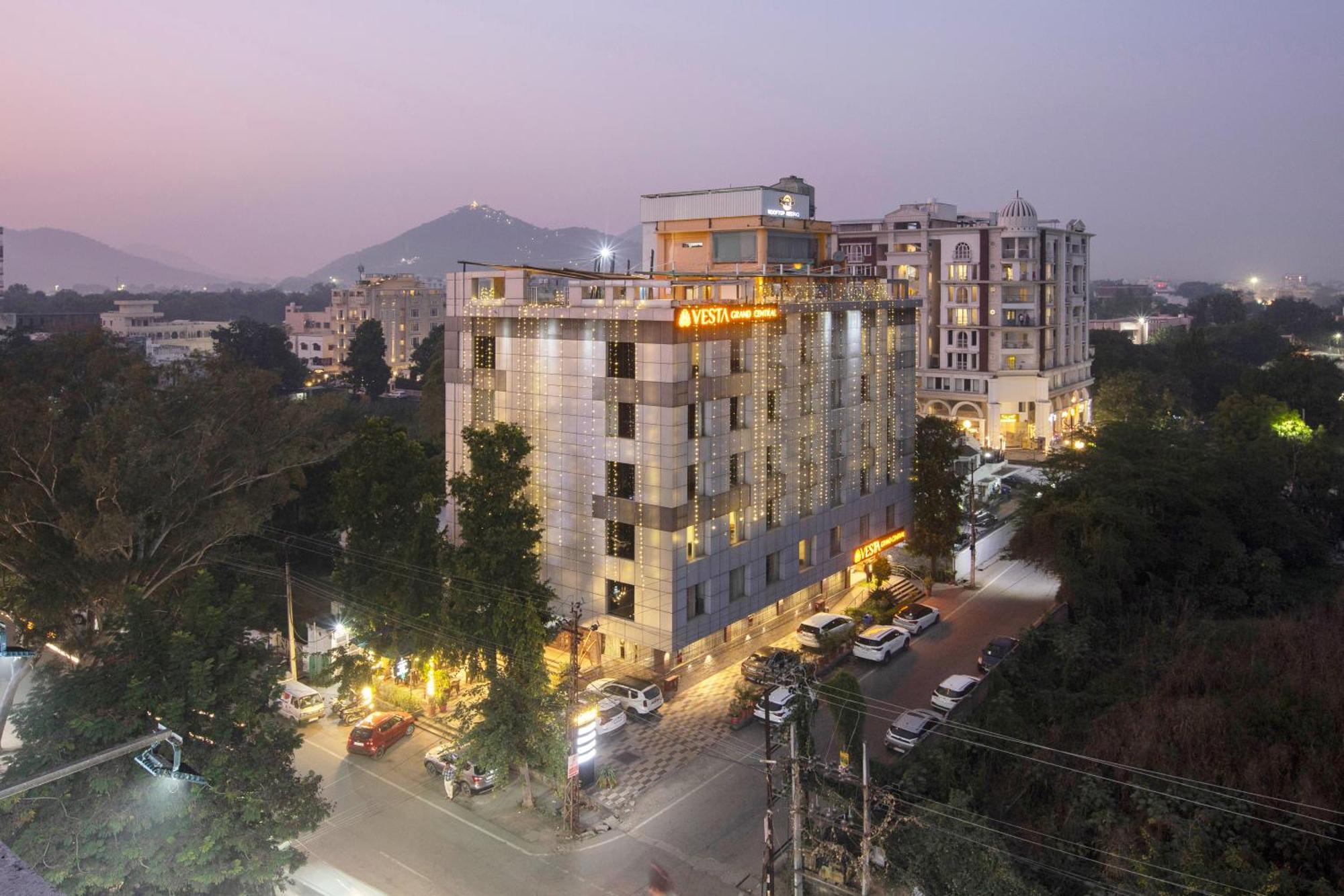 Vesta Grand Hotel 4*