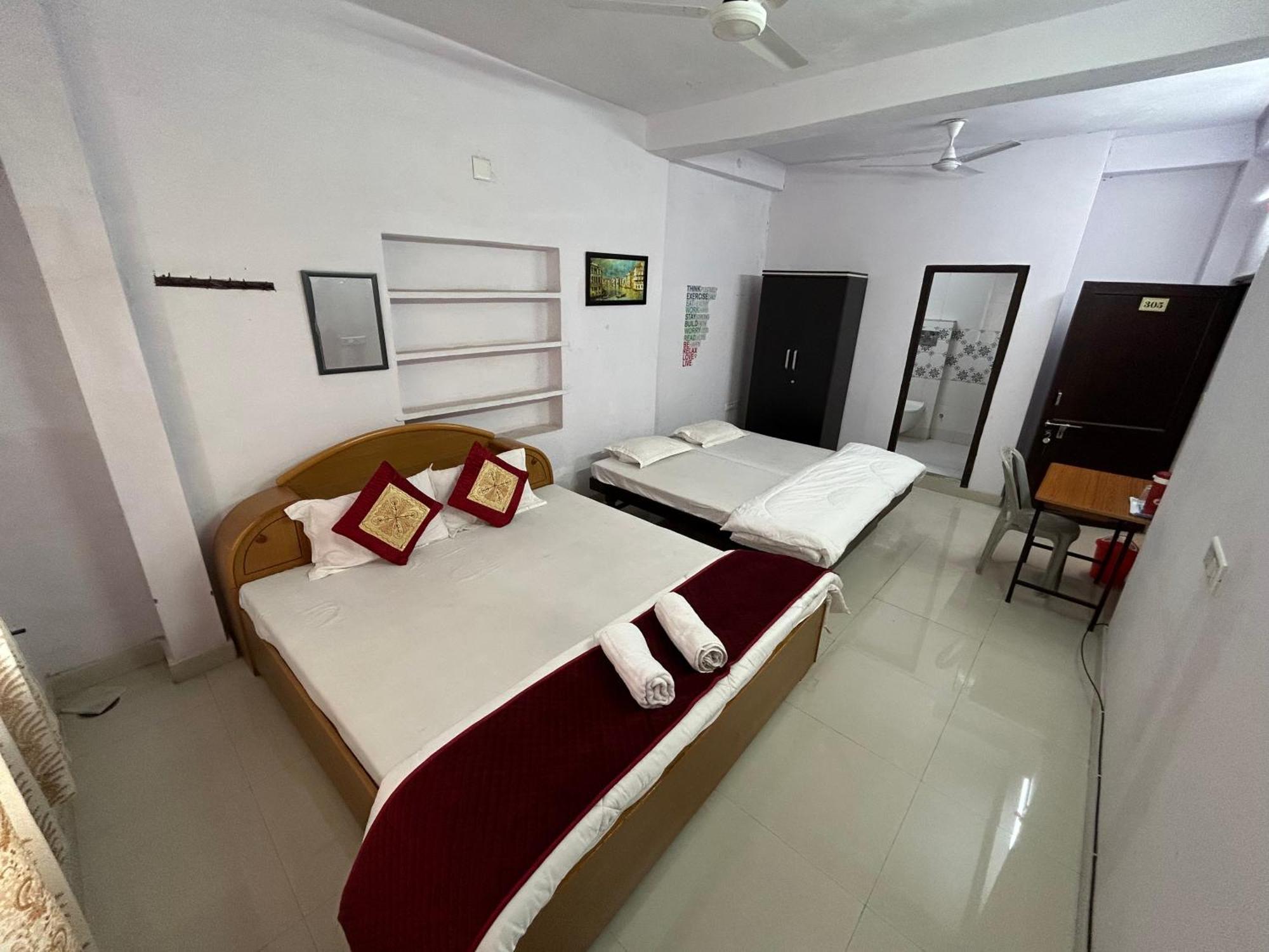 Ashish Guest House, Goverdhan *