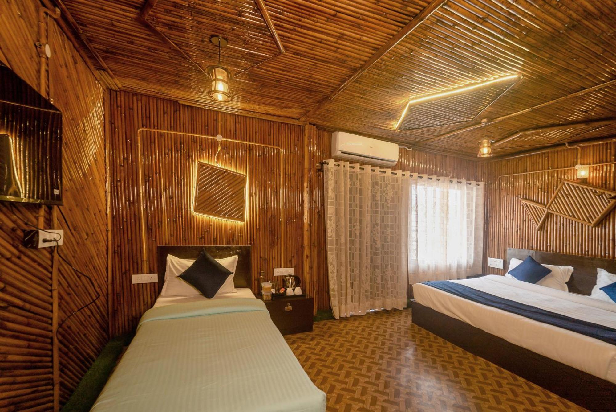 Hotel Venice View & Restaurant Udaipur
