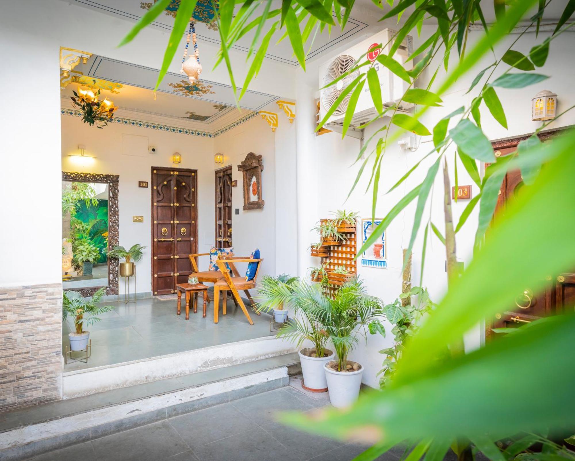 Natural View Hotel Udaipur