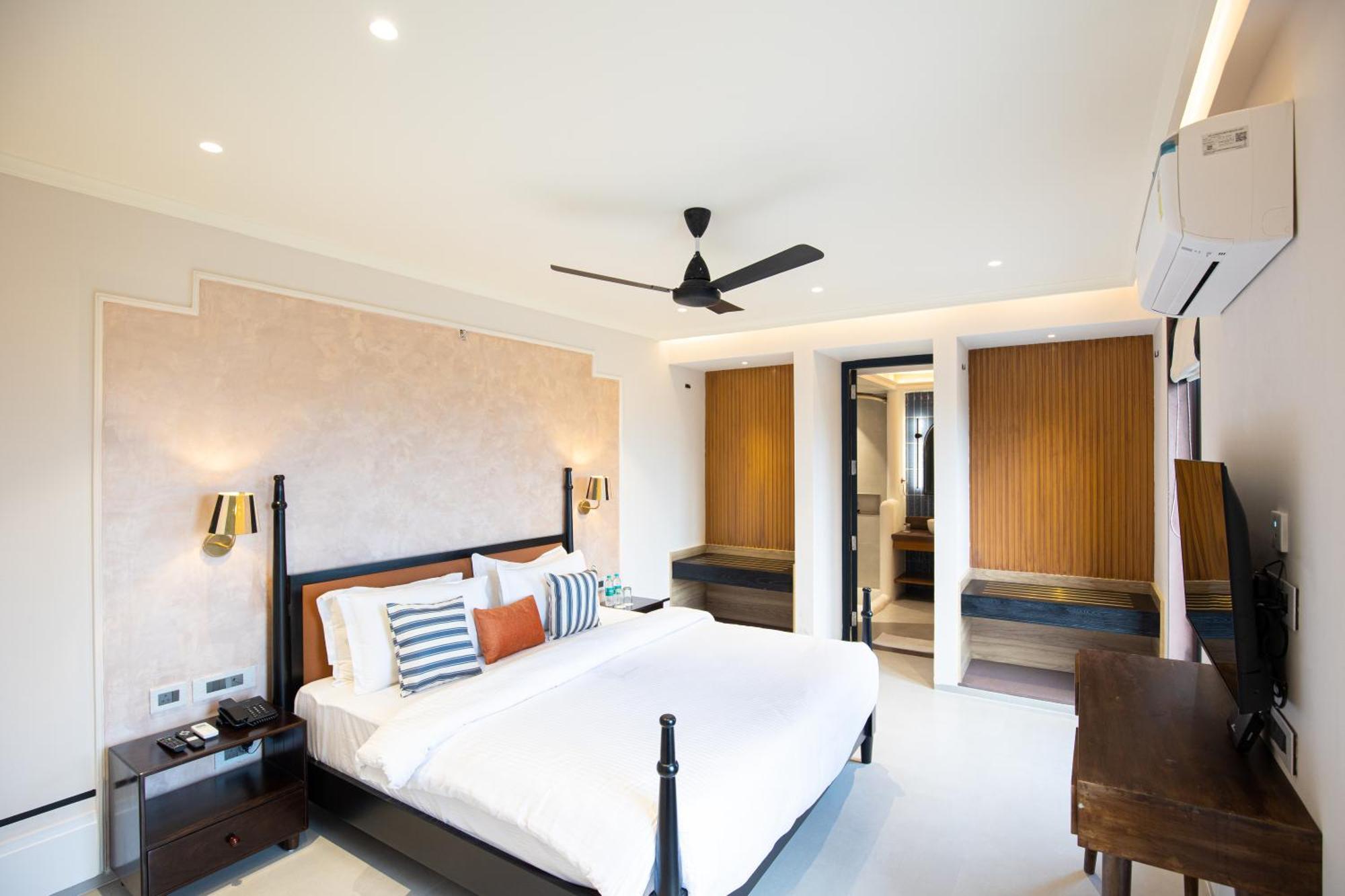 The Sierra - By The Udaipur