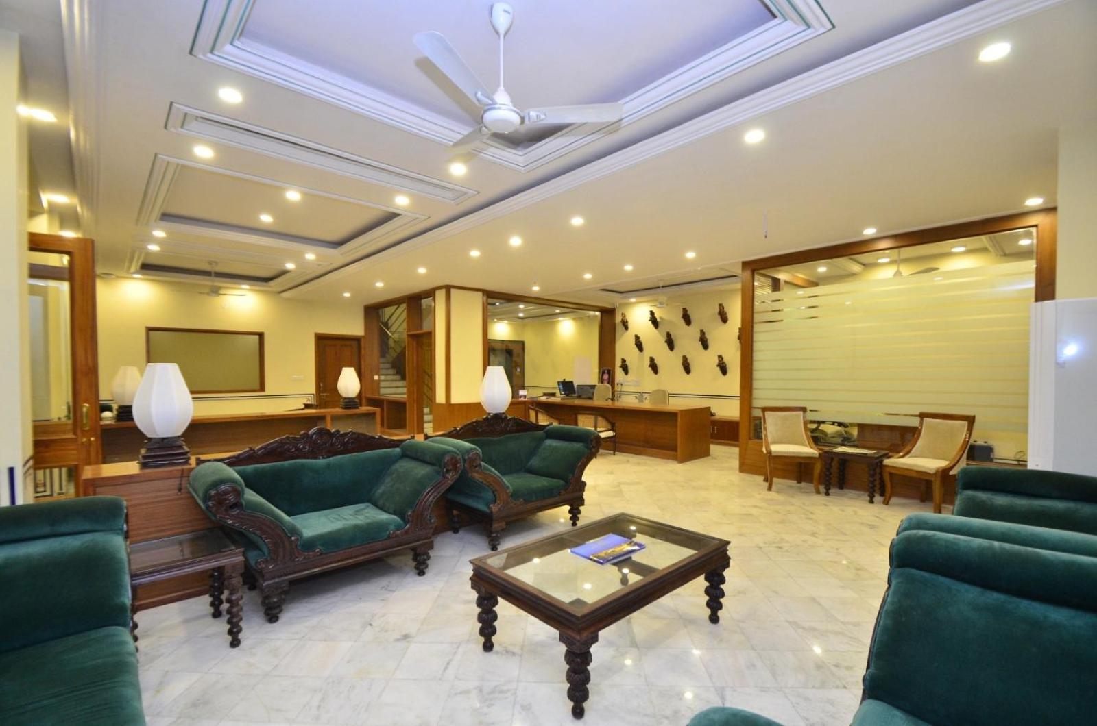 Hotel Aaram Mahal By Pachar Group 4*
