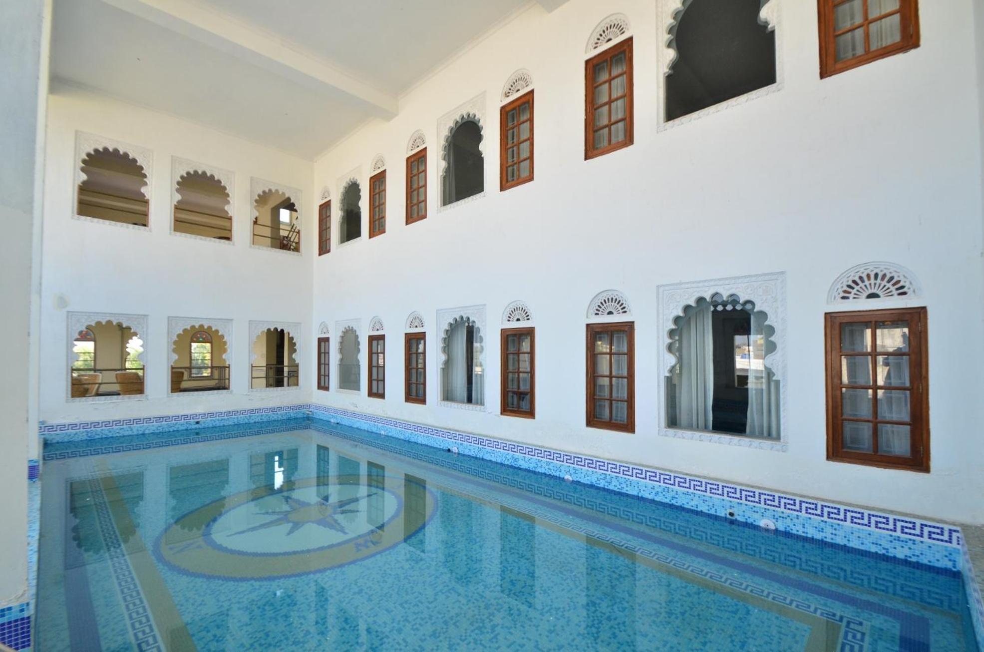 Hotel Aaram Mahal By Pachar Group 4*