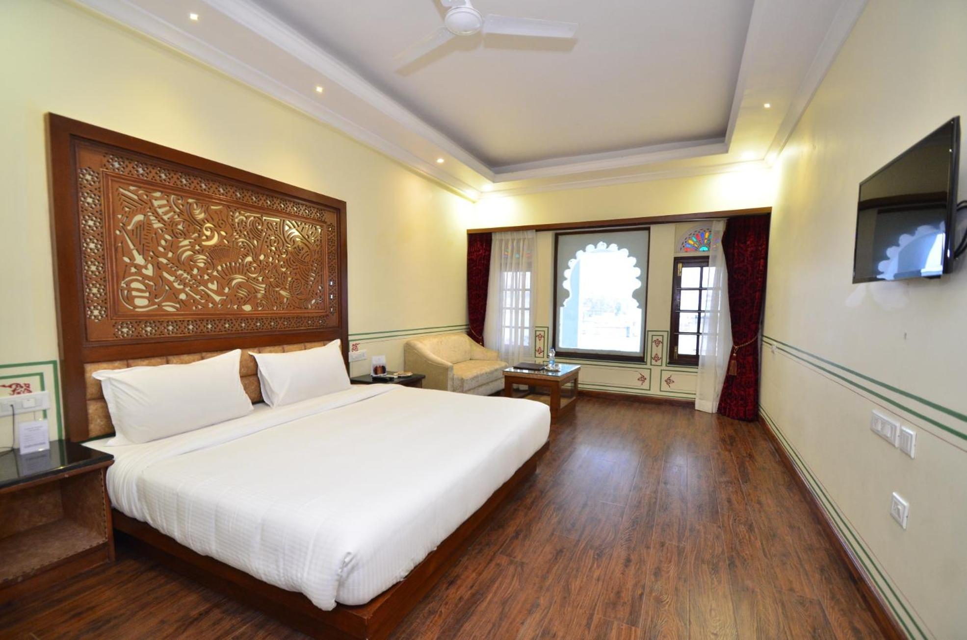 Aaram Mahal By Pachar Group Hotel