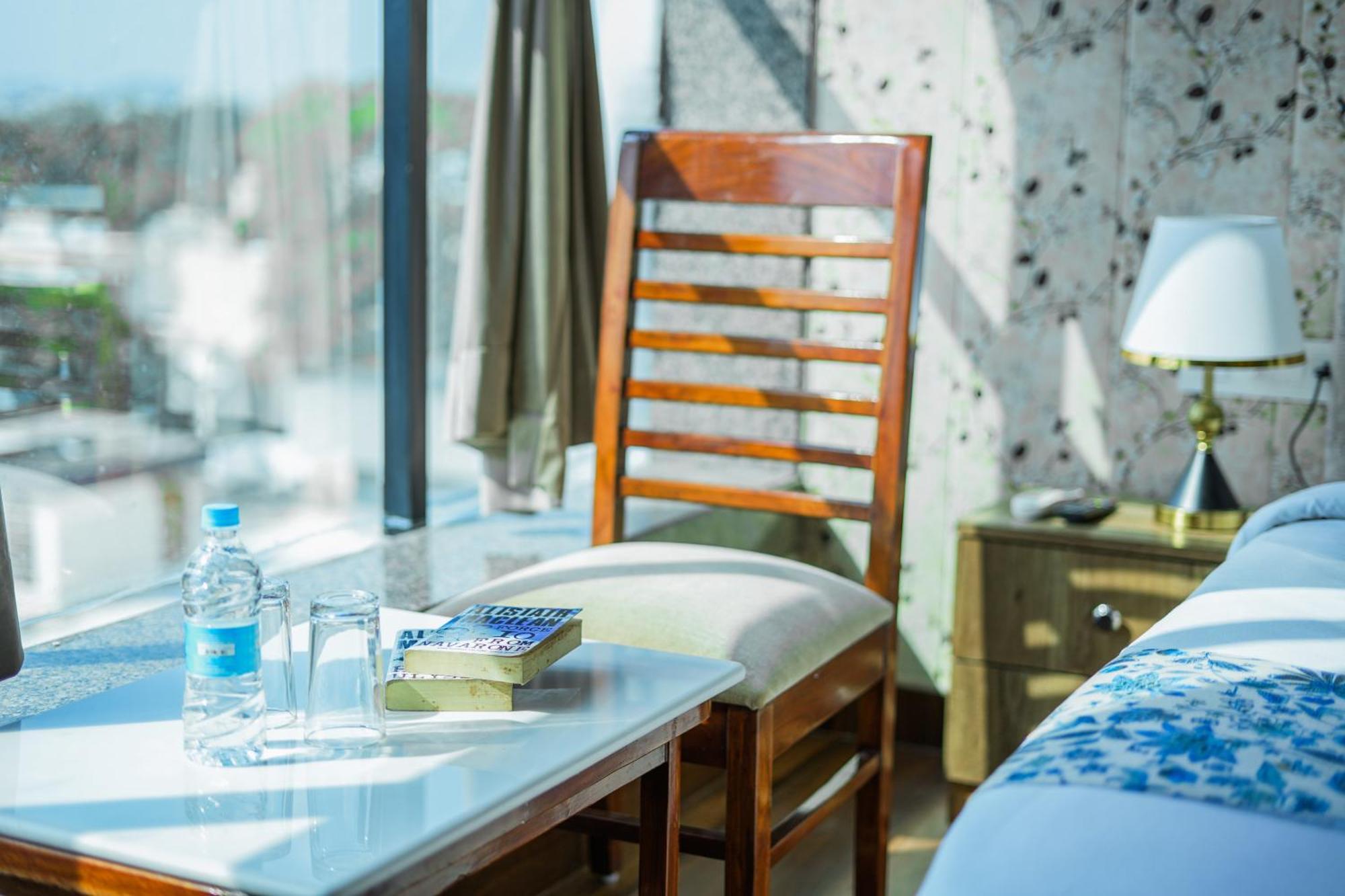 Hotel Pax Grand Blue 3 Min Walk From Railway Station Udaipur