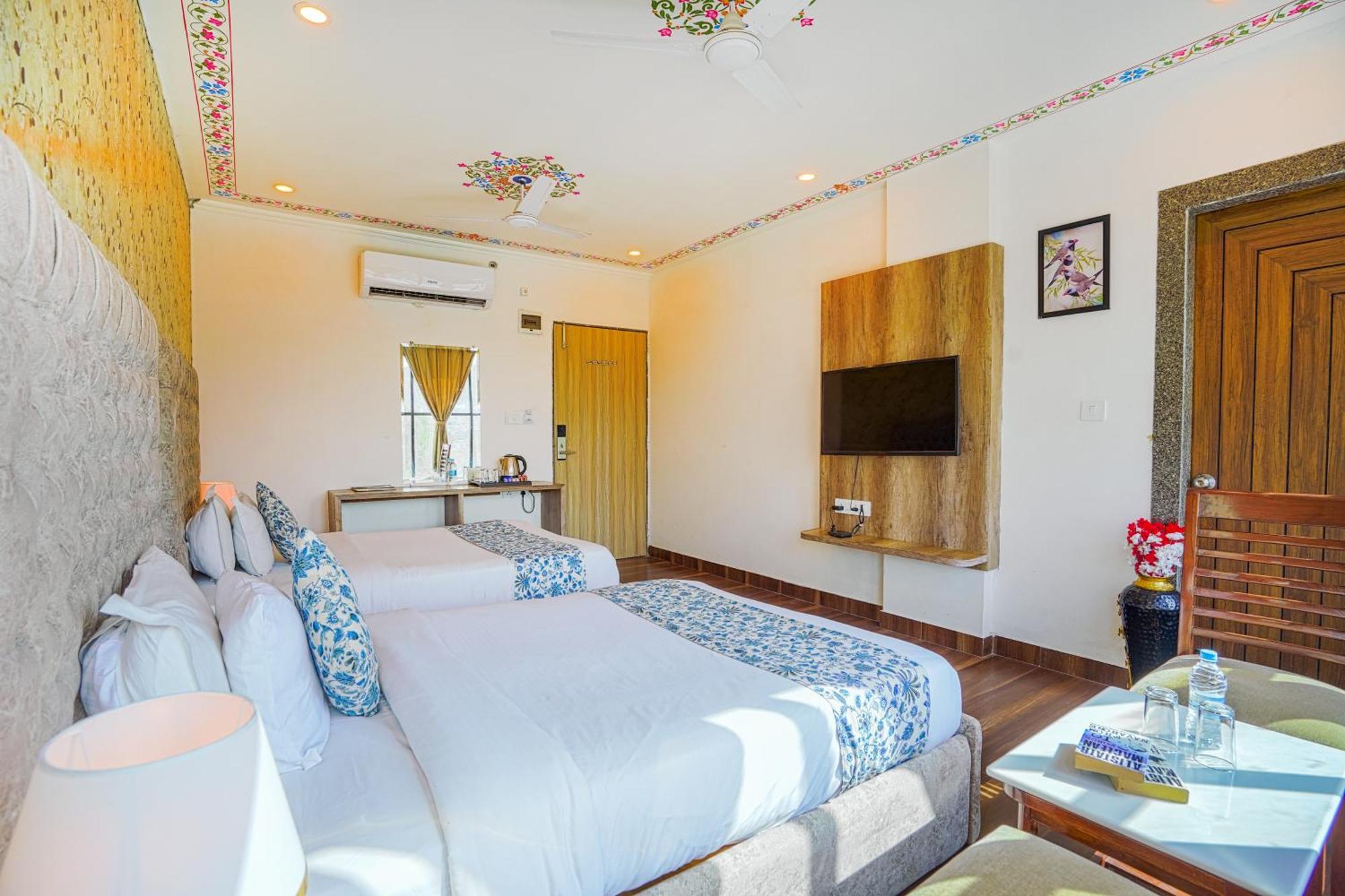 Pax Grand Blue 3 Min Walk From Railway Station Hotel 4*