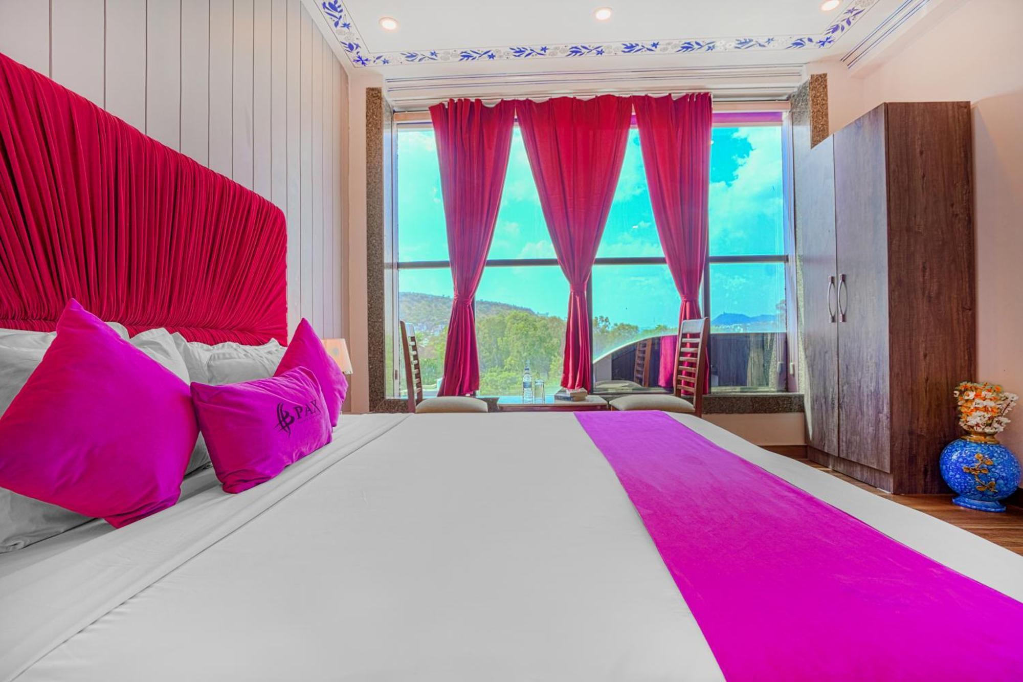 Pax Grand Blue 3 Min Walk From Railway Station 4*