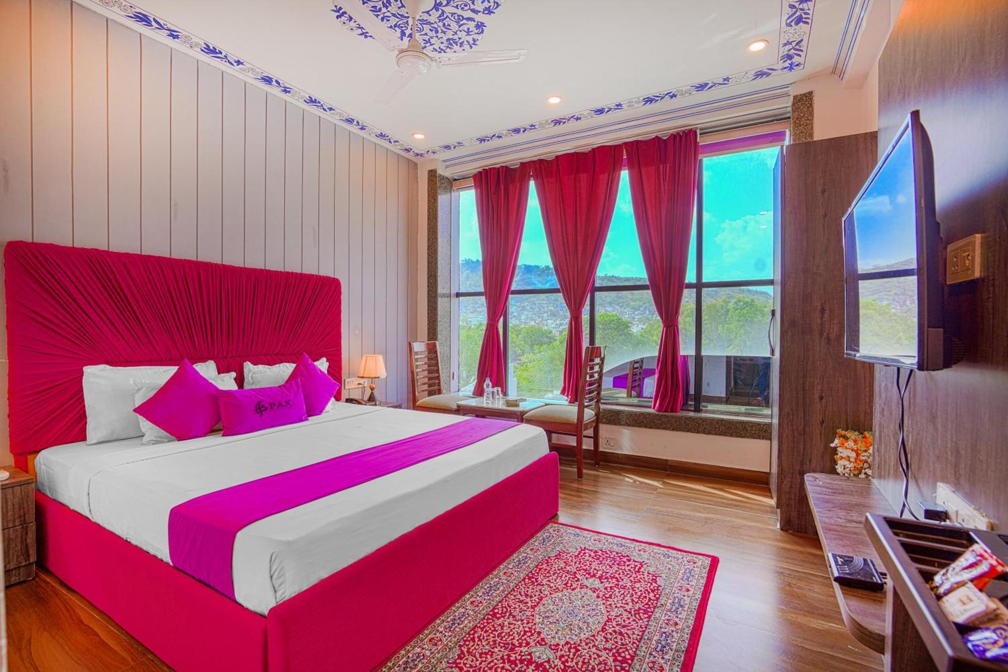Hotel Pax Grand Blue 3 Min Walk From Railway Station