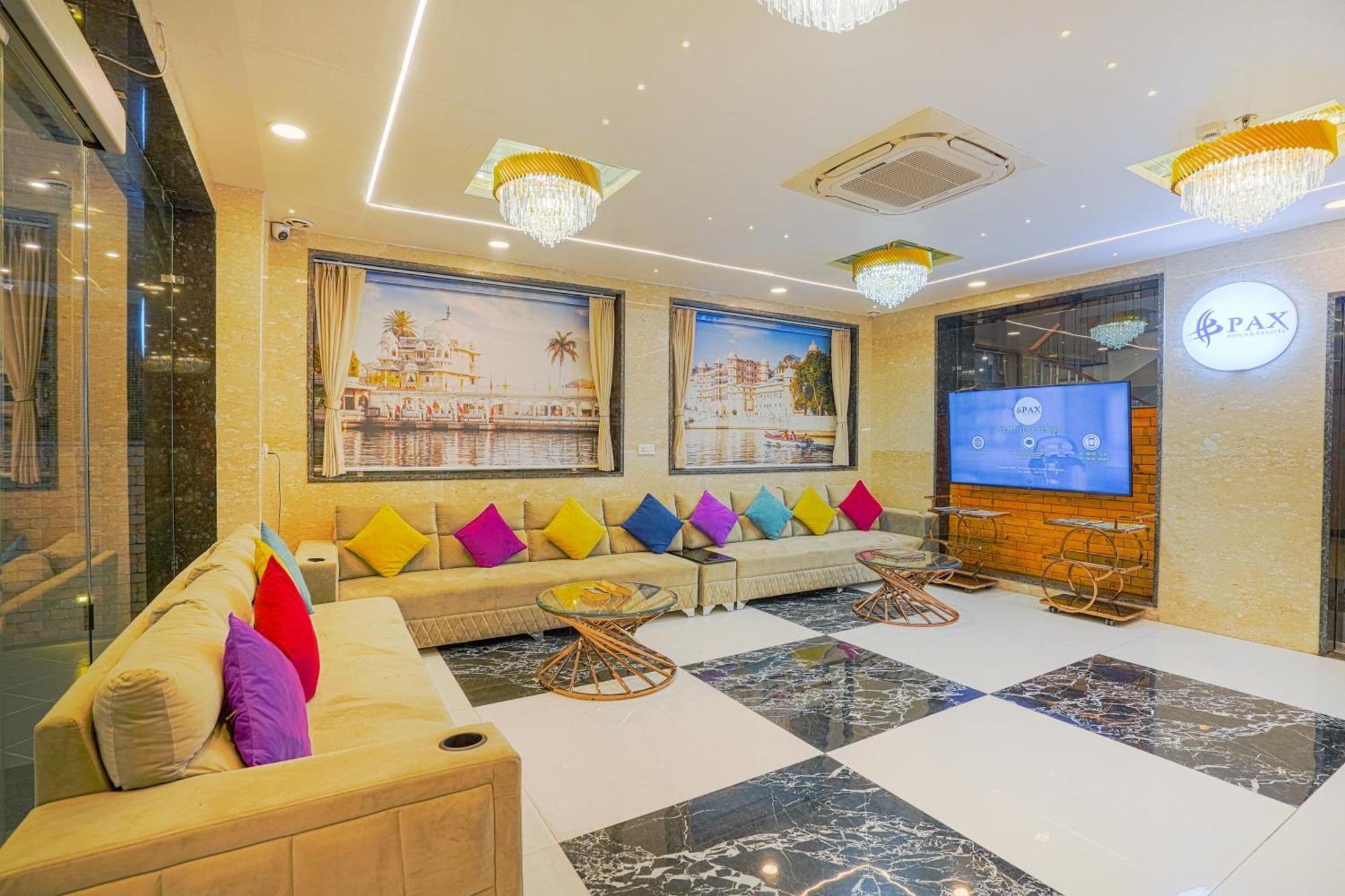 Hotel Pax Grand Blue 3 Min Walk From Railway Station 4*