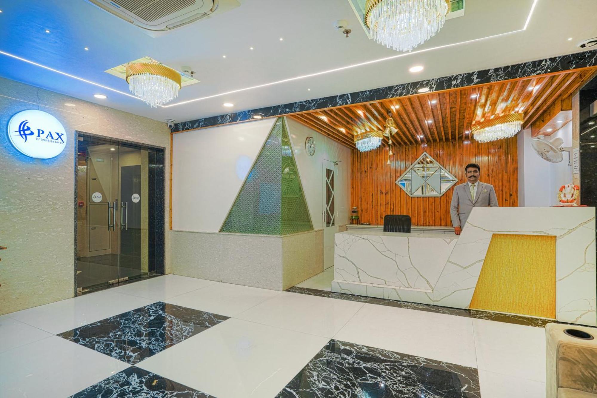 Hotel Pax Grand Blue 3 Min Walk From Railway Station