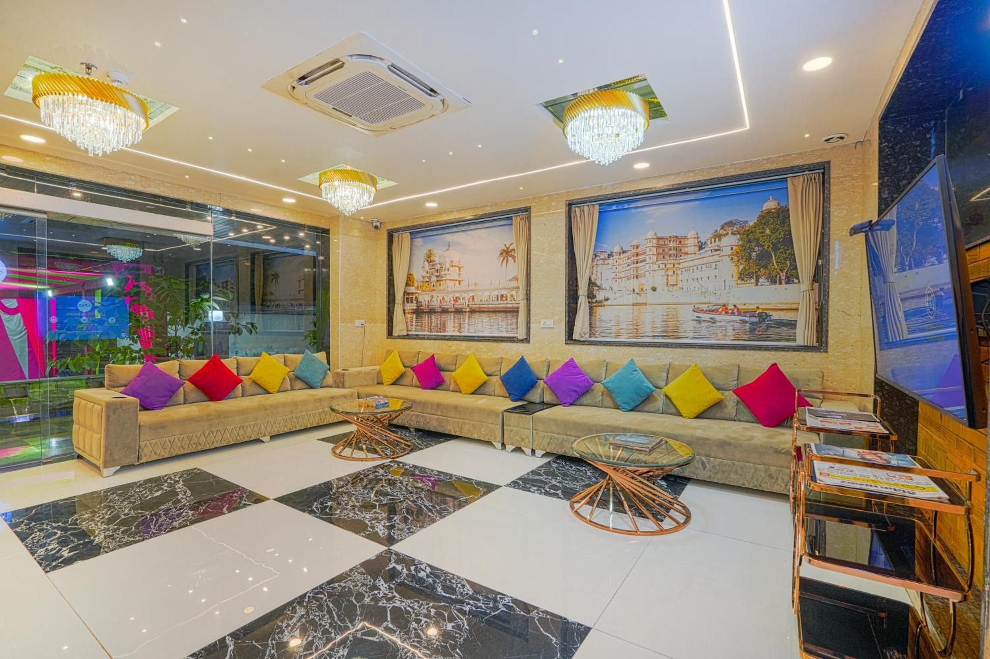 Hotel Pax Grand Blue 3 Min Walk From Railway Station 4*