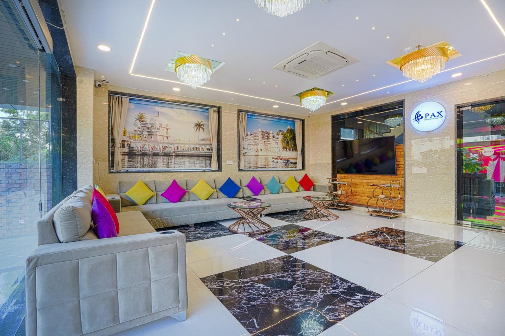 Hotel Pax Grand Blue 3 Min Walk From Railway Station