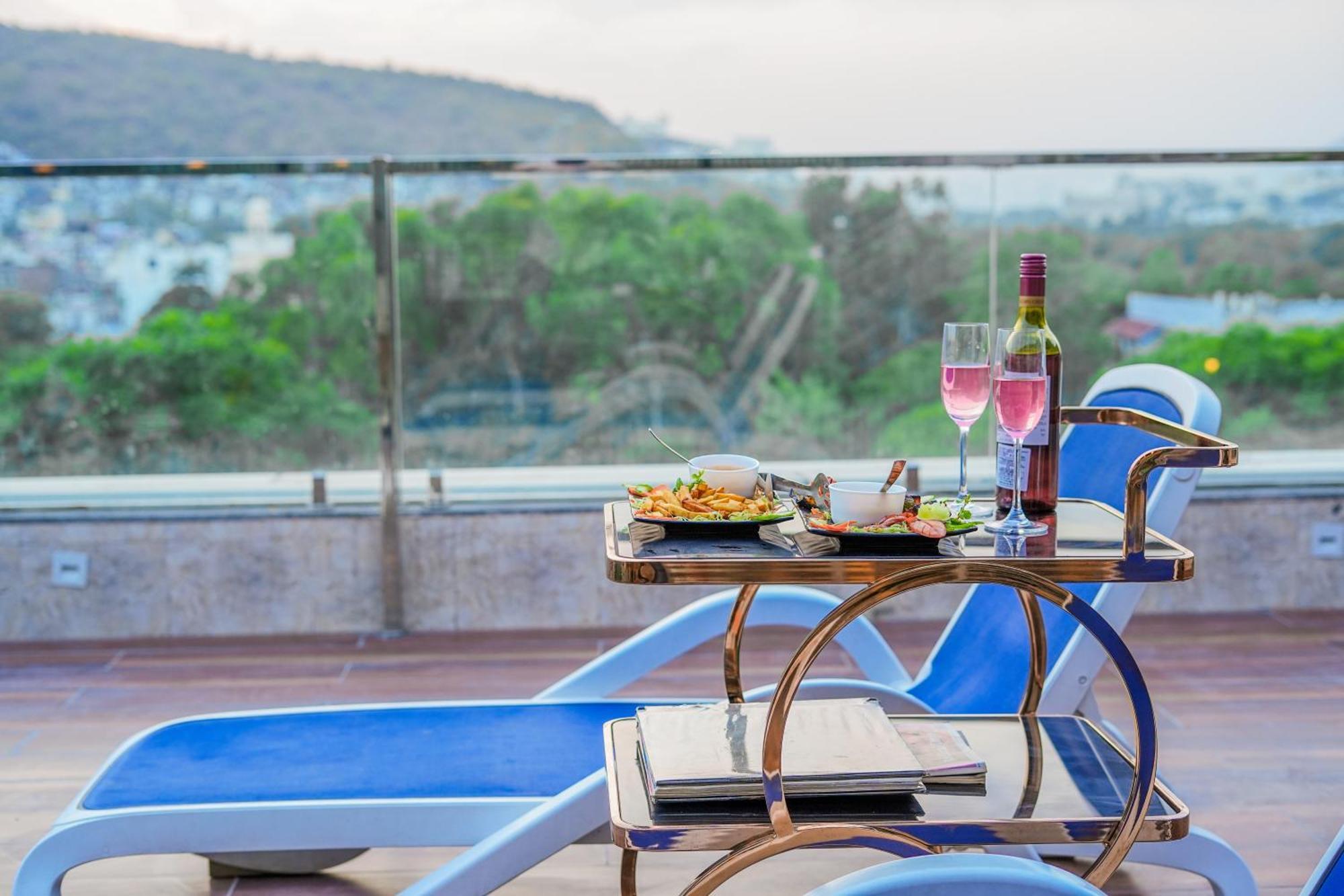 Pax Grand Blue 3 Min Walk From Railway Station Udaipur