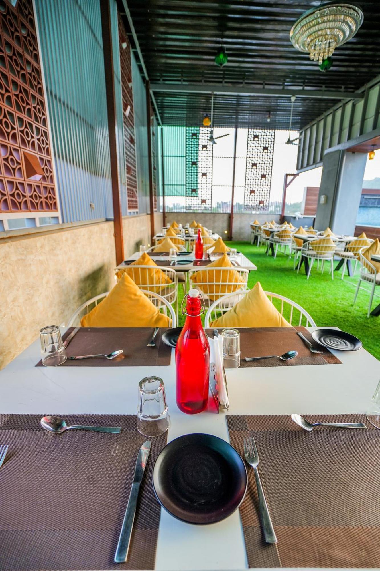 Pax Grand Blue 3 Min Walk From Railway Station Udaipur