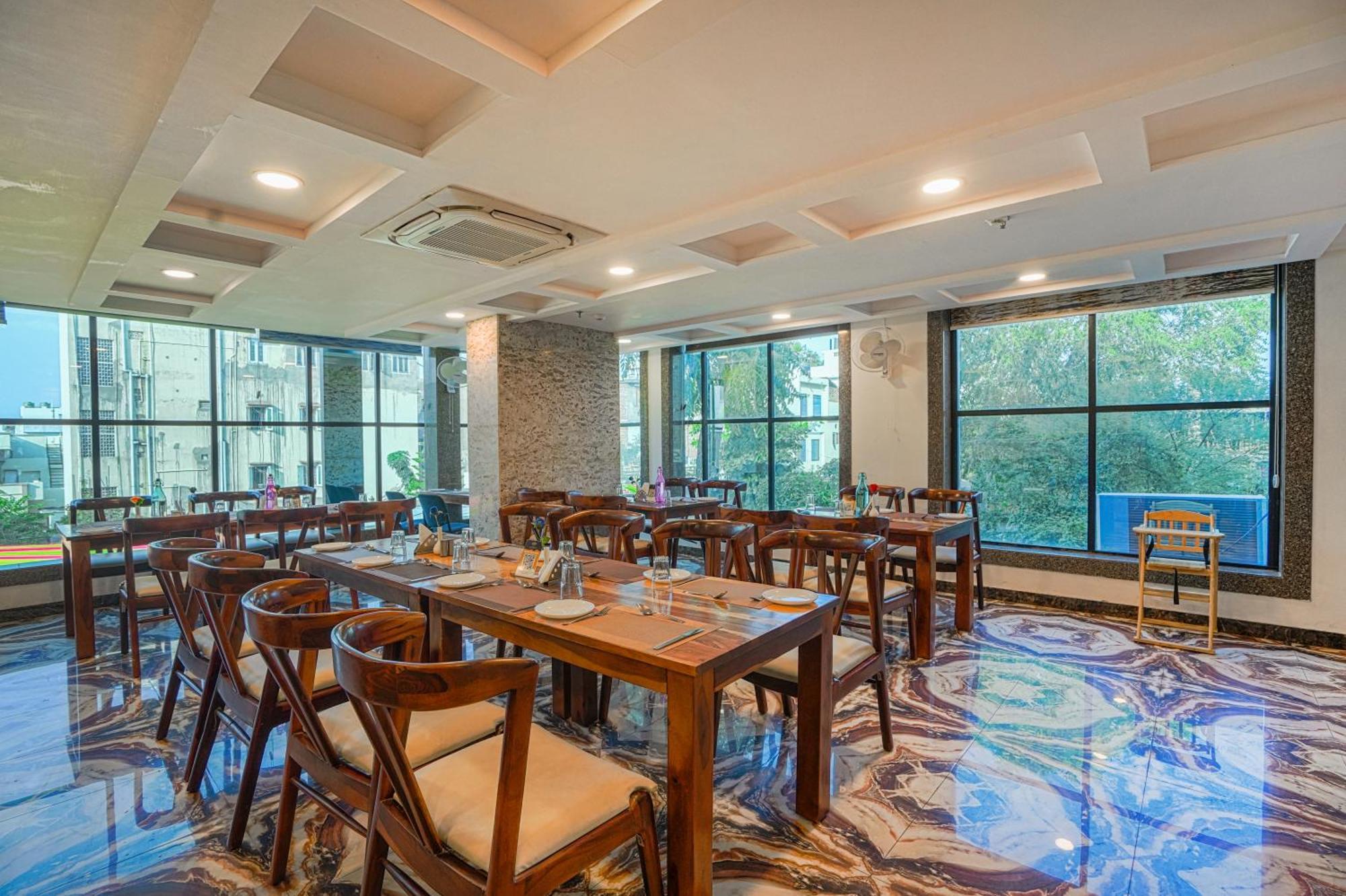 Pax Grand Blue 3 Min Walk From Railway Station Hotel
