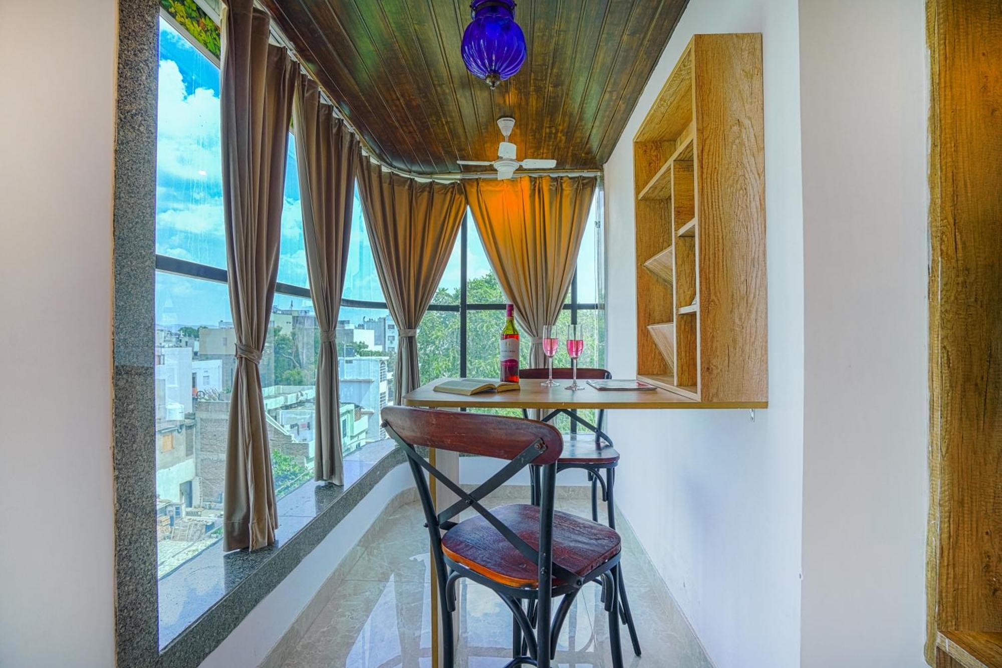 Pax Grand Blue 3 Min Walk From Railway Station Hotel Udaipur