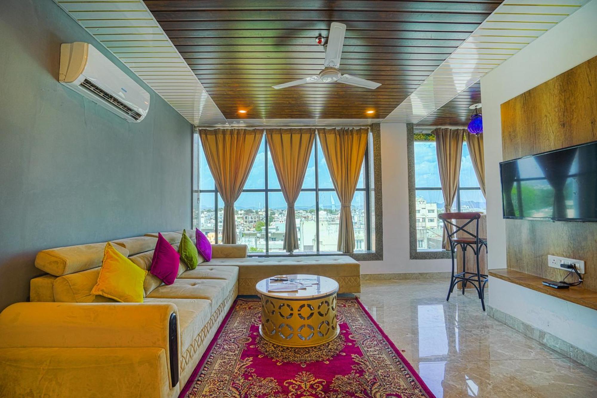 Hotel Pax Grand Blue 3 Min Walk From Railway Station Udaipur