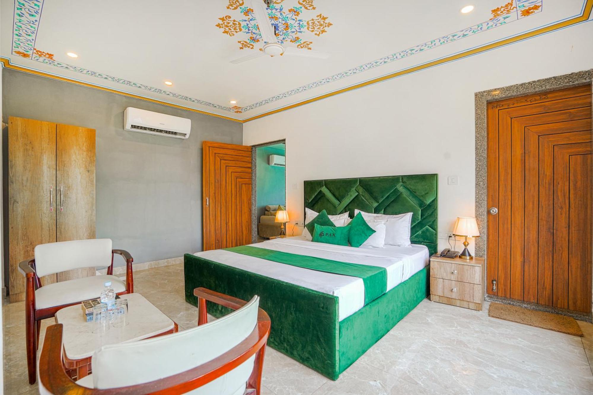 Pax Grand Blue 3 Min Walk From Railway Station 4* Udaipur