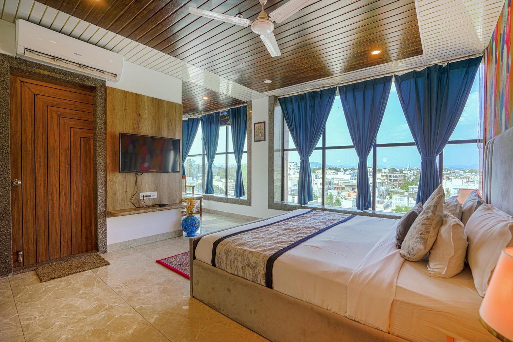 Pax Grand Blue 3 Min Walk From Railway Station 4* Udaipur
