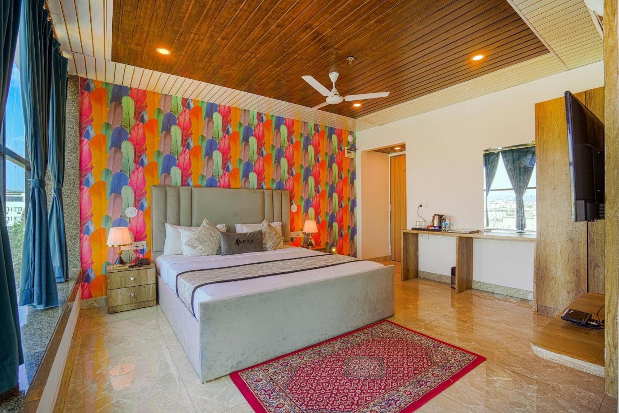 Pax Grand Blue 3 Min Walk From Railway Station Hotel Udaipur