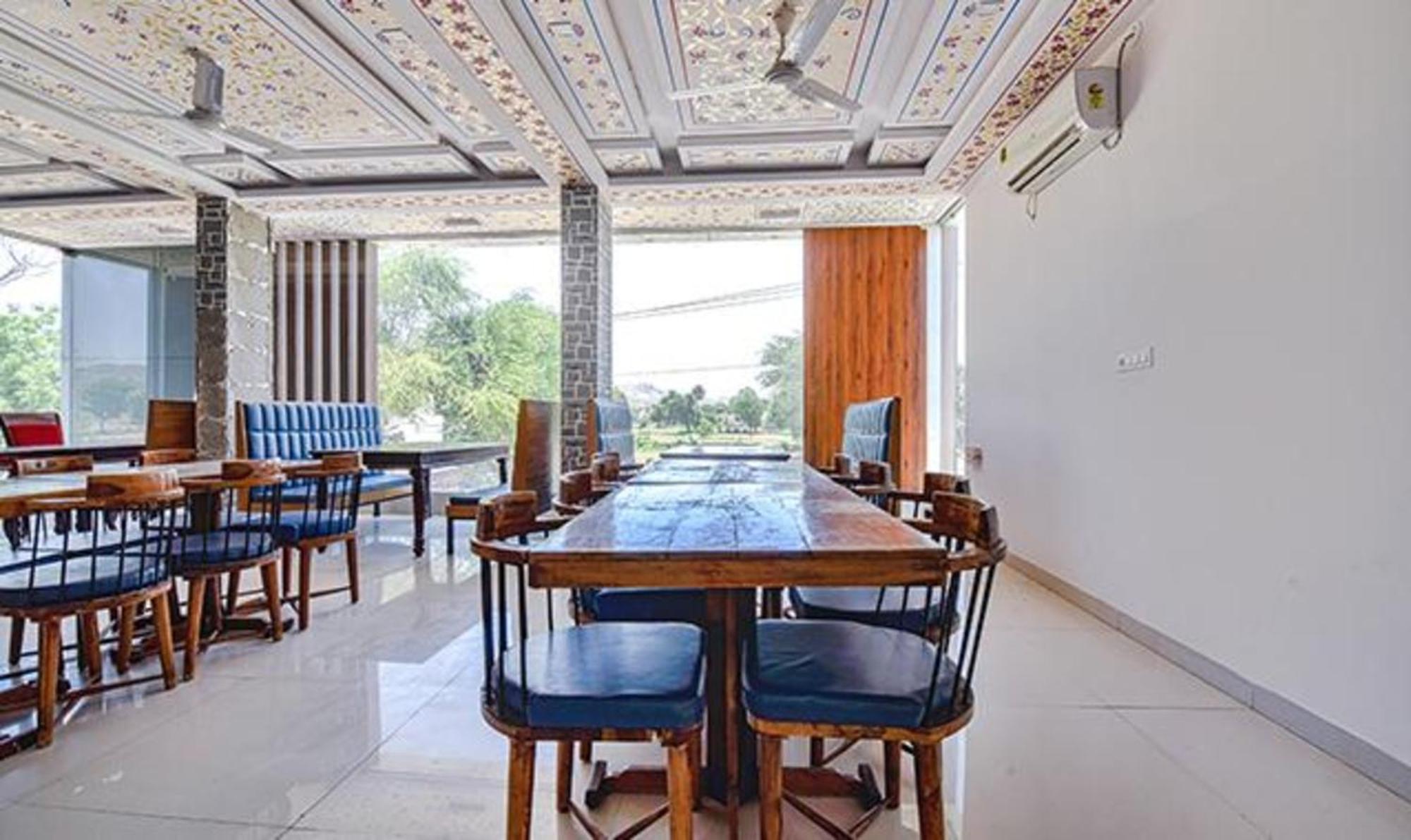 Hotel Fabhotel Ranbanka 3*