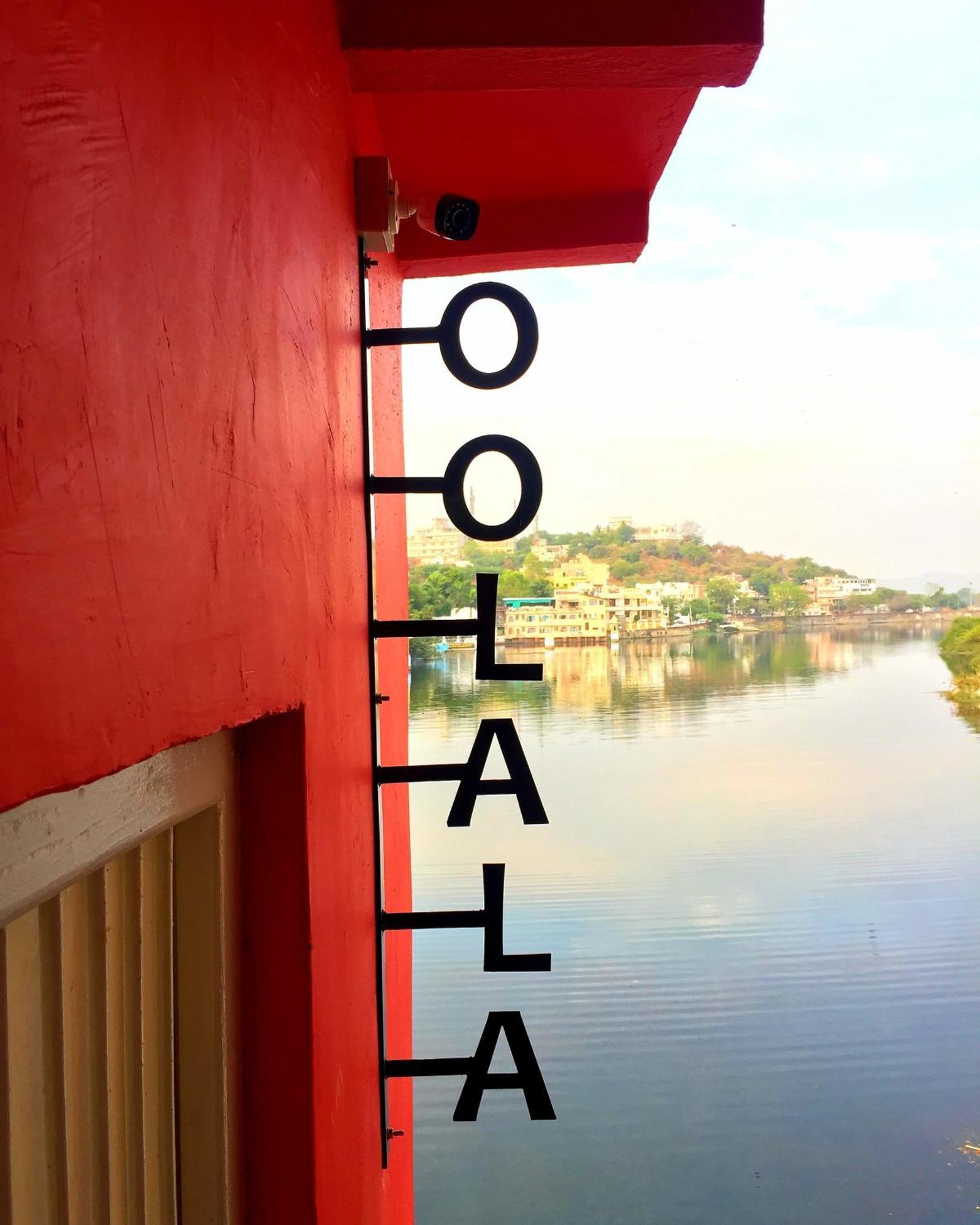 Oolala - Your House In The Center Of