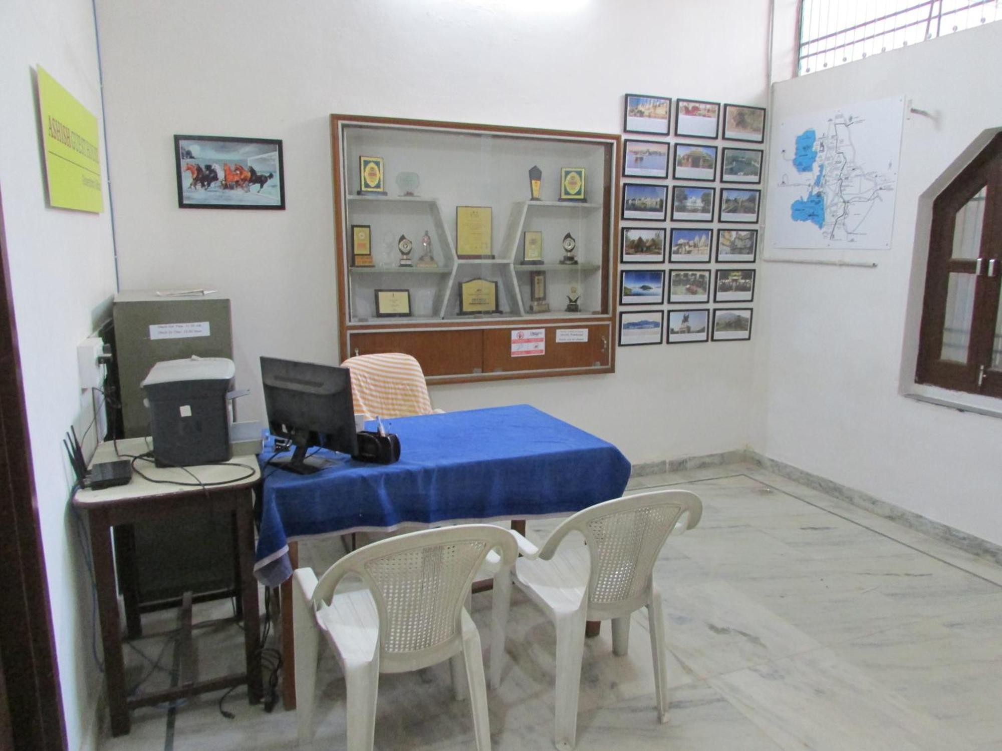 Ashish Guest House, Goverdhan Hotel